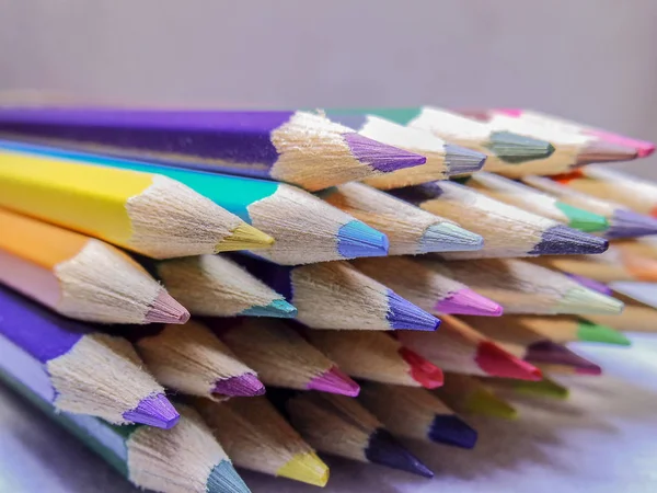 Eine Handvoll Buntstifte Die Darauf Warten Benutzt Werden — Stockfoto