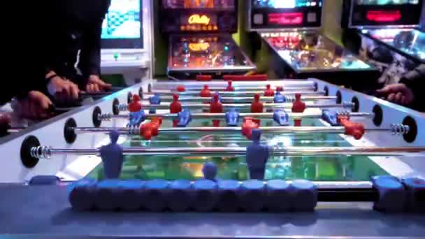 Sala Giochi Calcio Balilla — Stockvideo