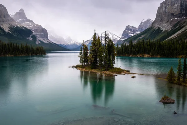 Spirit sziget Maligne-tó — Stock Fotó