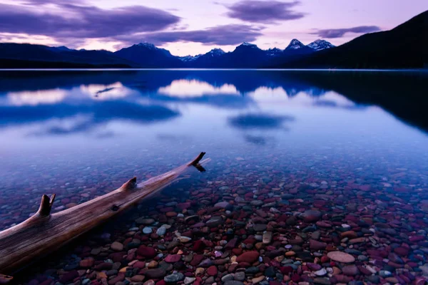 Pôr do sol sobre o lago McDonald — Fotografia de Stock