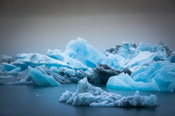 Iceberg on the Fjallsarlon laguna — Stock Photo, Image