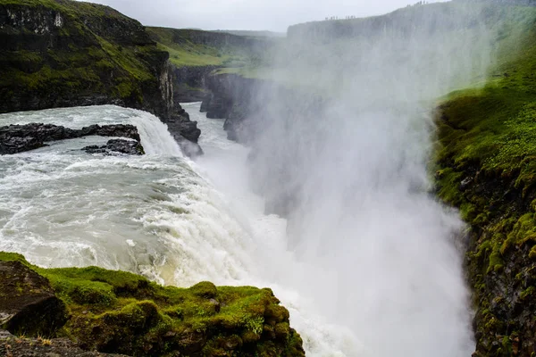 Wodospad Gullfoss i to Kanion jest częścią Złotego właściwej pozycji — Zdjęcie stockowe