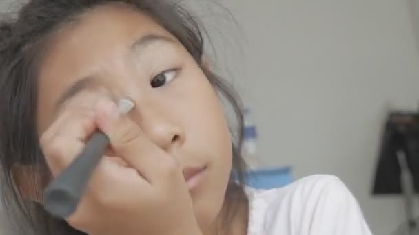 Speedy Asiatique Fille Jouer Maquillage Elle Même Maison — Video