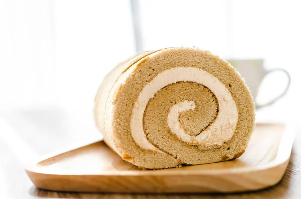 Torta Rotolo Caffè Tavolo Legno — Foto Stock