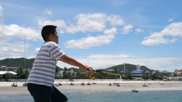 Asian Boy Learn Fishing Hua Hin Pier Sunny Day — Stock Video