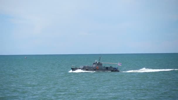 Prachubkirikhan 7月01日 泰国皇家警察在阳光明媚的日子迁往华欣码头 — 图库视频影像