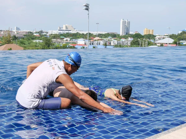 Prachubkirikhan Tailandia Octubre 2018 Entrenador Natación Sin Título Enseñando Estudiante —  Fotos de Stock