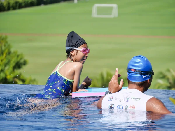 Prachubkirikhan Thaïlande Octobre 2018 Entraîneur Natation Sans Titre Enseignant Son — Photo