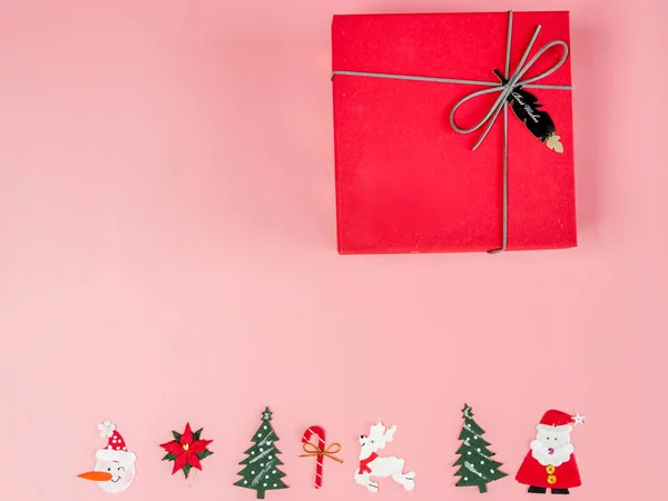 ピンク色 トップ ビューにコピー スペースを飾るクリスマス — ストック写真
