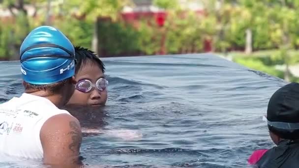 Prachubkirikhan Thailandia Dicembre 2018 Allenatore Nuoto Senza Titolo Che Insegna — Video Stock