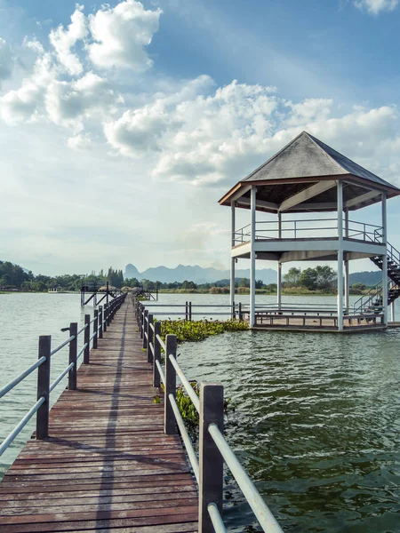 Long Pont Bois Grand Pavillon Sur Lac Huay Mai Tai — Photo