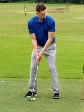 Mutlu Golf oynarken golf yeşil alan, yaşam kavramı.