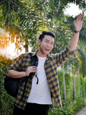 Birine sırt çantası ve demek merhaba mutlu Asya Turizm.