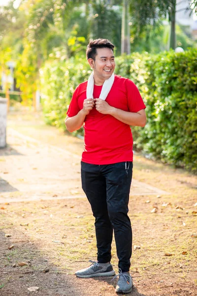 Feliz Asiático Esporte Homem Pronto Para Correr Parque Livre — Fotografia de Stock