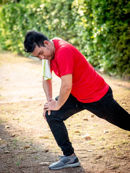 Feliz Asiático Esporte Homem Doando Exercício Parque Livre — Fotografia de Stock