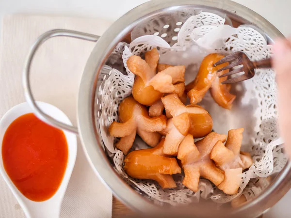 Fried Sausages Aluminium Bowl Serves Tomato Sauce Table Menu Kids — Stock Photo, Image