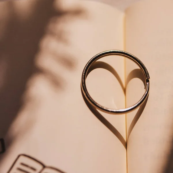 Heart Sign Form Ring Shadow Book Love Concept — Stock Photo, Image