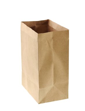 Kahverengi kese kağıdı beyaz arkaplanda izole edilmiş.