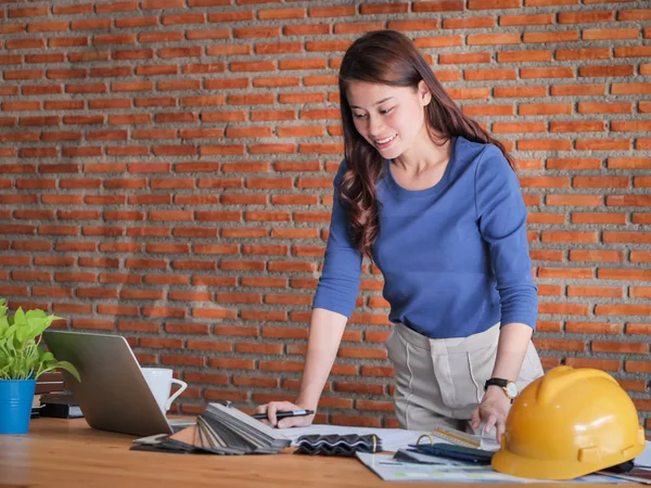 Asian architecture working in office with laptop, lifestyle conc — Stock Photo, Image