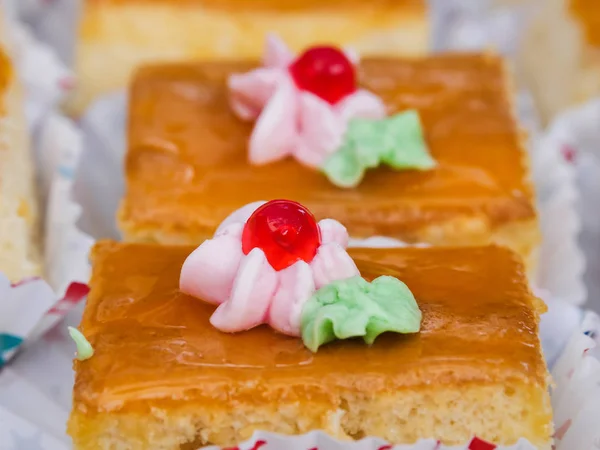 Gâteau à la crème au beurre maison — Photo