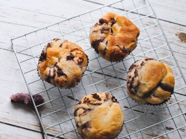Masada ev yapımı kırmızı fasulye ekmekleri.