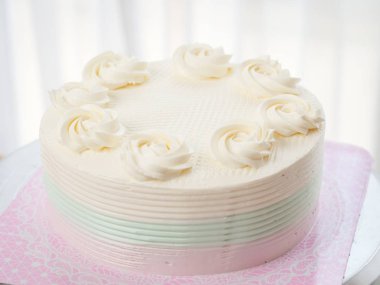 Masada tereyağı kremalı kek, gıda kavramı.