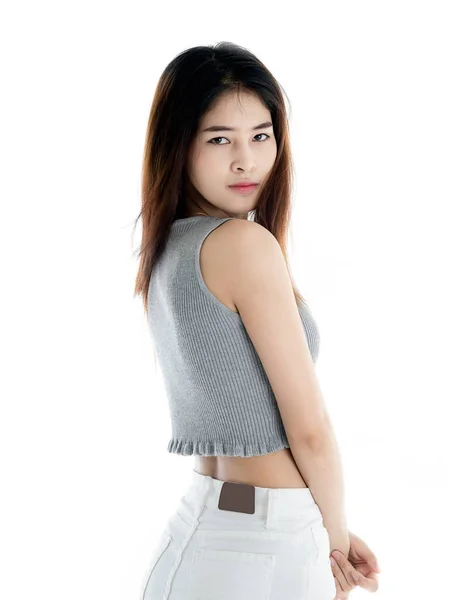 Aziatische vrouw portret geïsoleerd op witte achtergrond. — Stockfoto