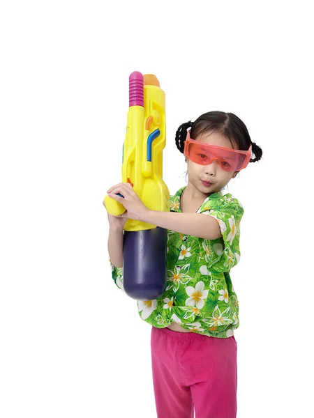 Menina asiática nova com arma de água no fundo branco, Songkran Fe — Fotografia de Stock