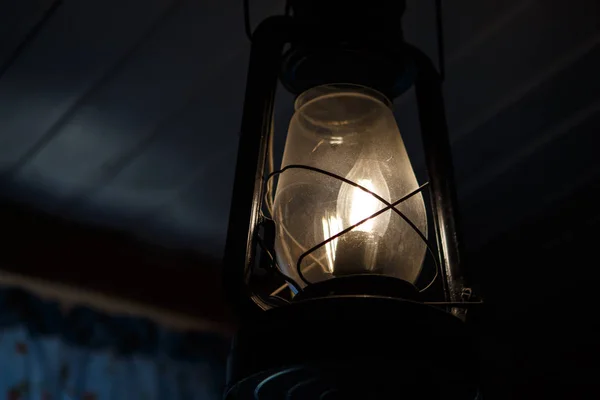 Тьмяне Світло Гасової Лампи — стокове фото