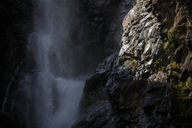 Şelale Gveleti yazında Gürcistan