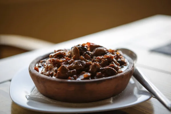 Schotel Van Georgische Keuken Aardappelen Gebakken Ketsi Met Champignons Tomaten — Stockfoto