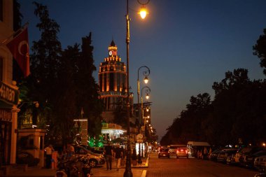 Gökdelenleri olan boş Batumi-modern mimarisi. Georgia 'daki tipik çok katlı binalar.