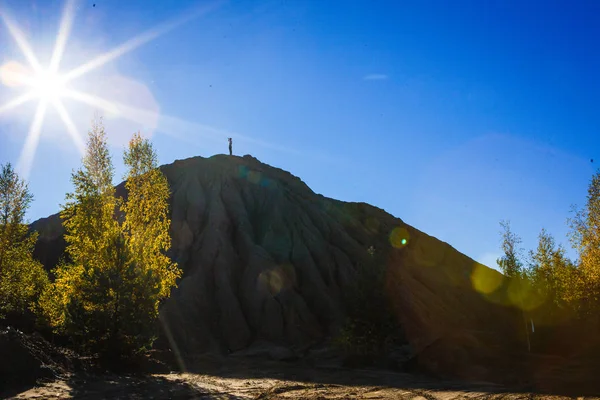 Pohled Pohoří Osvětlena Sluncem Zelené Údolí Hřeben Horské Štíty Kavkazu — Stock fotografie