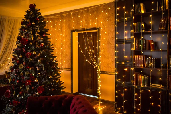 Christmas Tree Holiday Home Interior Lyser Kransar Och Heminredning Detaljer — Stockfoto