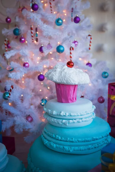 케이크와 초콜릿의 형태로 크리스마스 부드러운 스타일과 화이트 크리스마스 크리스마스 장난감 — 스톡 사진