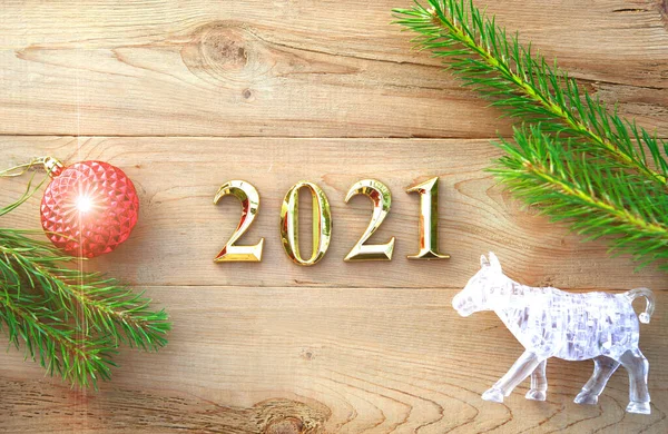 Feliz Año Nuevo 2021 Vidrio Toro Símbolo Metálico Del Año —  Fotos de Stock