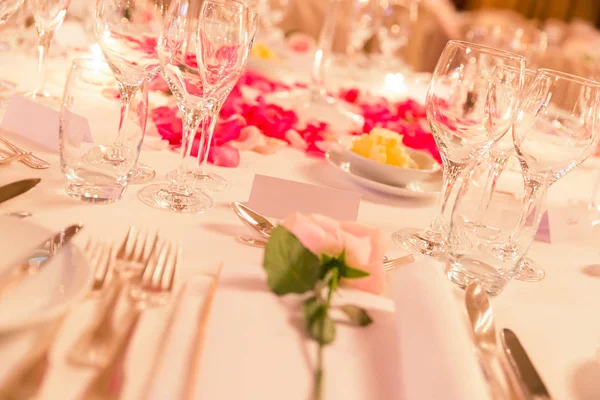 White Name Tag Flowery Wedding Dinner Table Silverware — Stock Photo, Image
