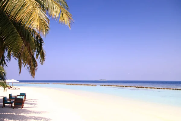 Maldiviska Island Resort Och Stilla Havet Bakgrunden — Stockfoto