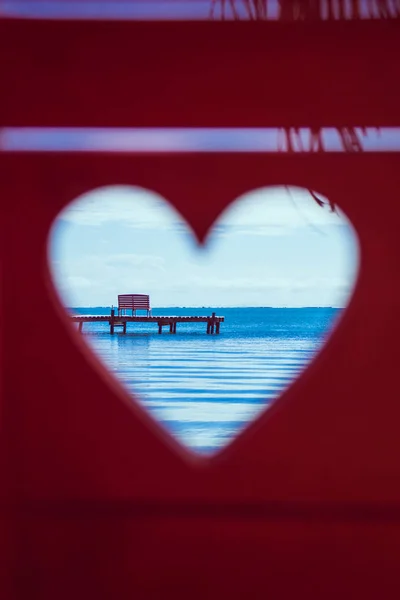 Mer Des Caraïbes Travers Red Beach Bench Hearts — Photo