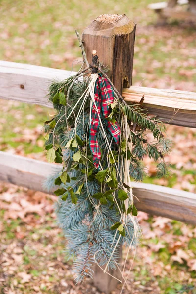 Zelfgemaakte Kerstdecoratie Met Pijnbomen Evergreen — Gratis stockfoto