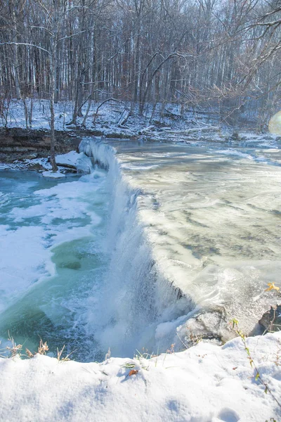 Zmrazené Vodopády Anderson Falls Řeka Zimě Jasného Slunečného Dne — Stock fotografie