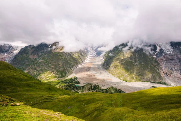 Glacier Emblématique Mont Blanc Dans Les Nuages Paysage Montagneux Vert — Photo