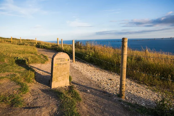 Lulworth Cove Camping Mile Stone Coast Path Atardecer — Foto de Stock