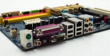 Anakart görünür PCI ile hızlı bağlayıcı yuvası, soğutucu, bellek yarık, cpu soket mavi.
