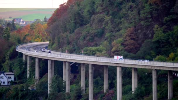 Czas Wygaśnięcia Nagrania Ruch Autostradzie Niemczech Zachodnich Widok Daleka Teleobiektywem — Wideo stockowe