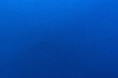 Arka plan, arka plan veya tasarım için gerçek köpük sünger kağıttan doku ile mavi degrade renk.