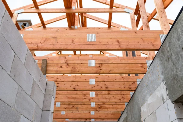 Roof Trusses Covered Ceramic Tile Detached House Construction Visible Roof — Stock Photo, Image