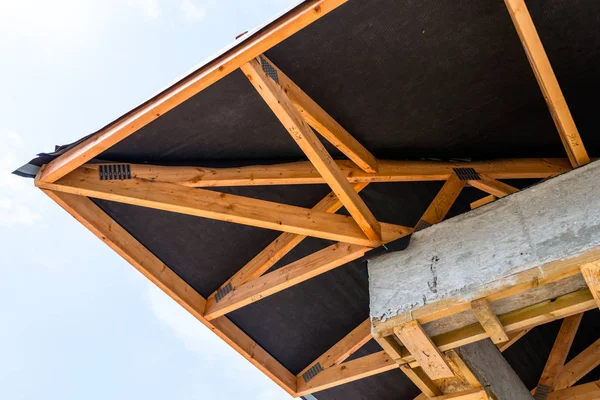 Dachstühle Mit Einer Membran Einem Bau Befindlichen Einfamilienhaus Sichtbare Dachelemente — Stockfoto