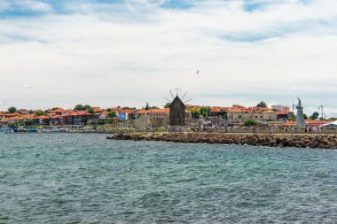 Nessebar, Bulgaristan 15 Temmuz 2019. Bulgaristan'ın Nessebar antik kentinde tarihi binalar. Nessebar, Karadeniz kıyısındaküçük bir yarımada üzerinde yer alan antik bir kent-müzedir. Uzaktan görüntüle.