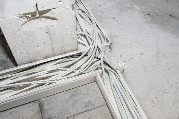 Verlegte Elektrokabel Auf Dem Fußboden Eines Neu Gebauten Hauses Kabel — Stockfoto